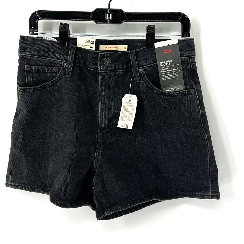 Levi’s NWT 80’s mom denim shorts 29